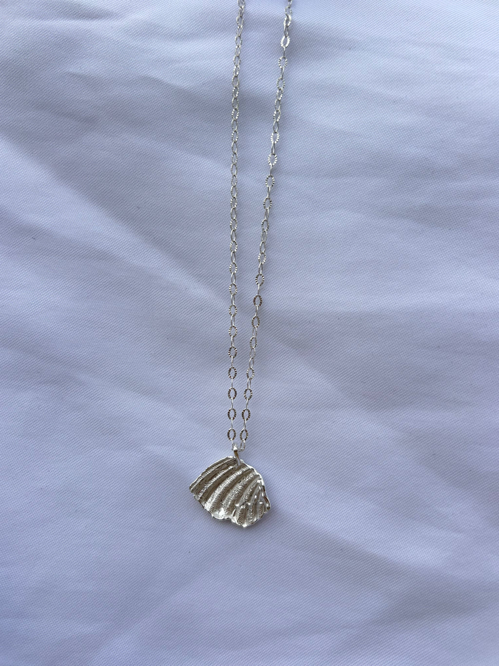 Mini shell necklace