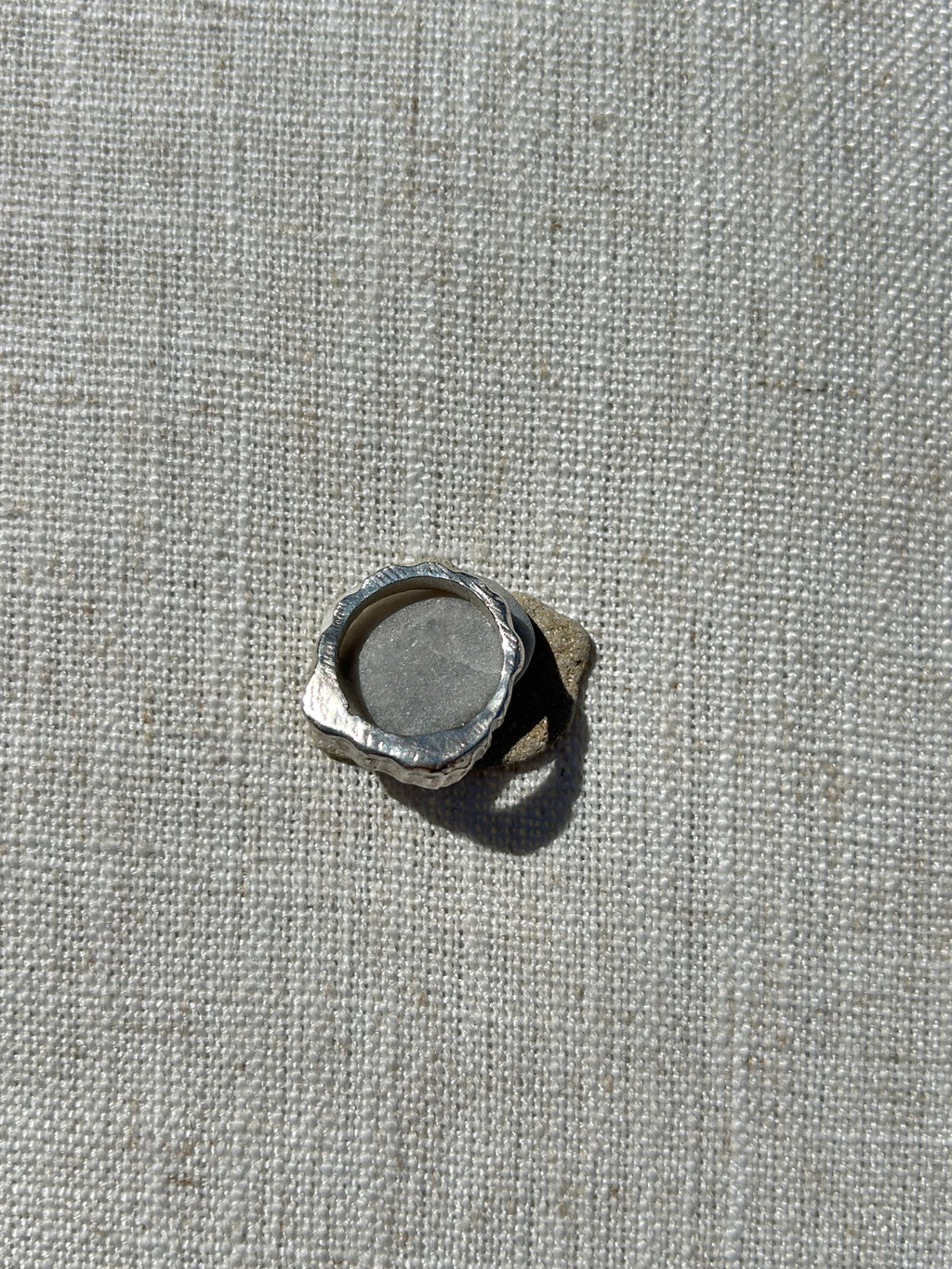 Hills ring