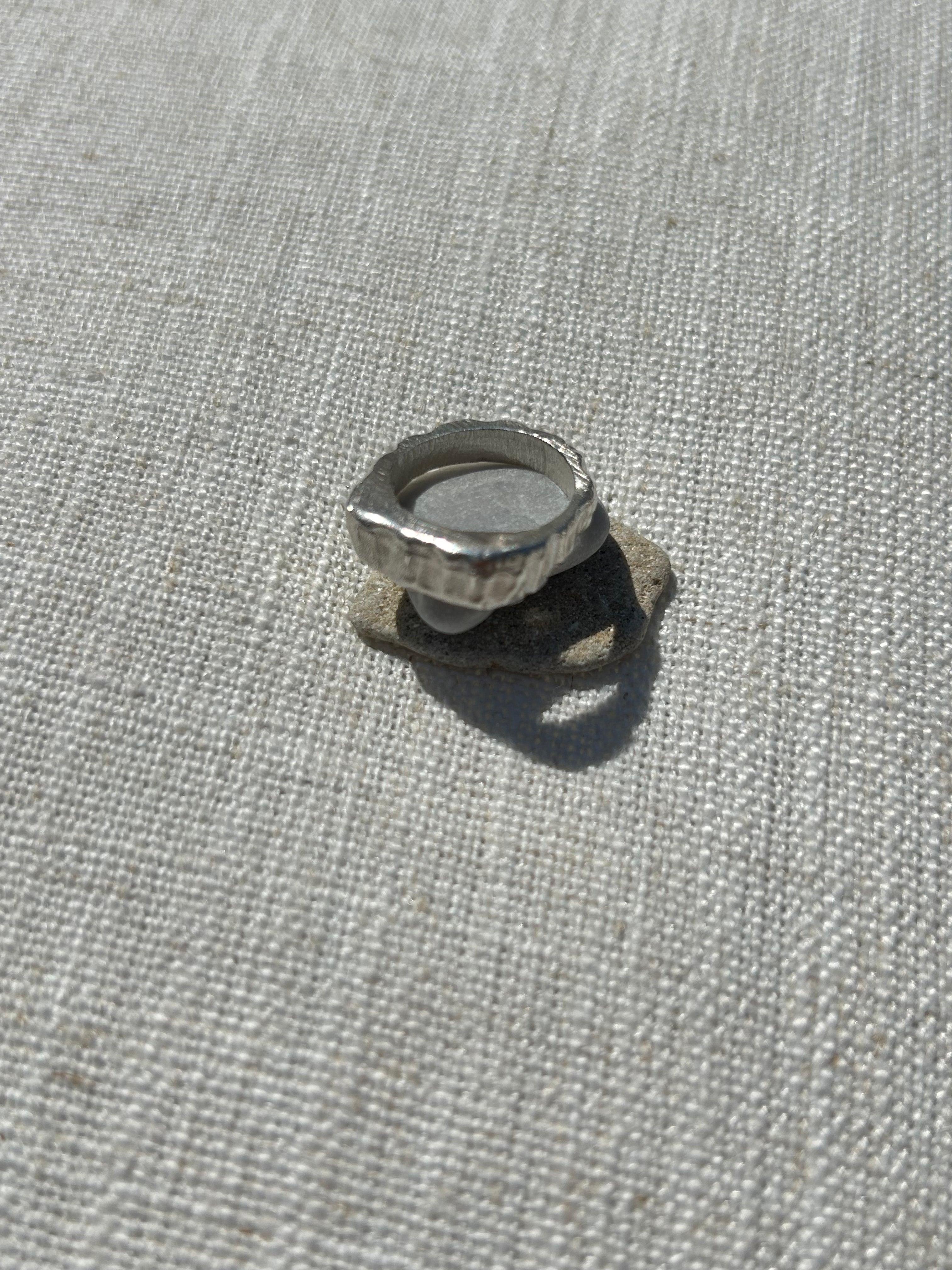 Hills ring