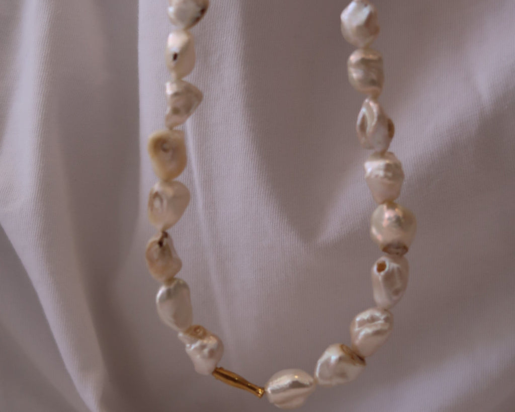 Natural pearl necklace