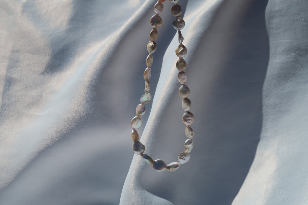 Round pearl necklace