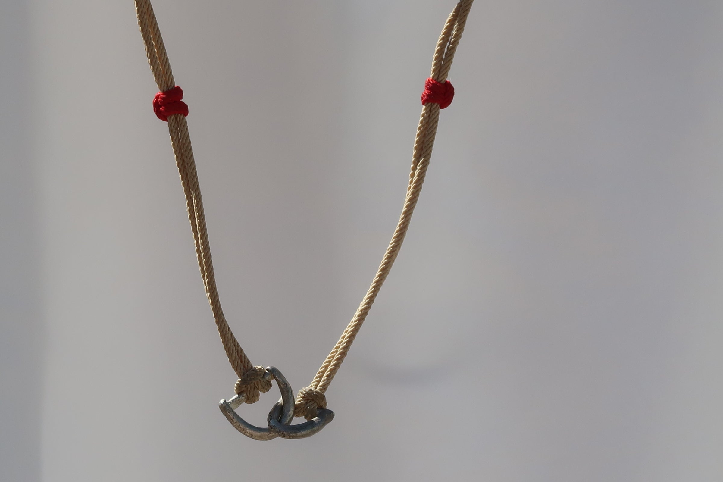 Hand in hand necklace