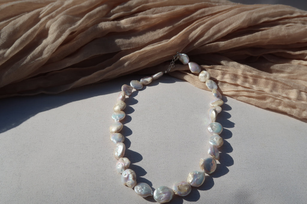Round pearl necklace