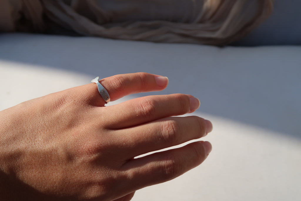 Tiny fish ring
