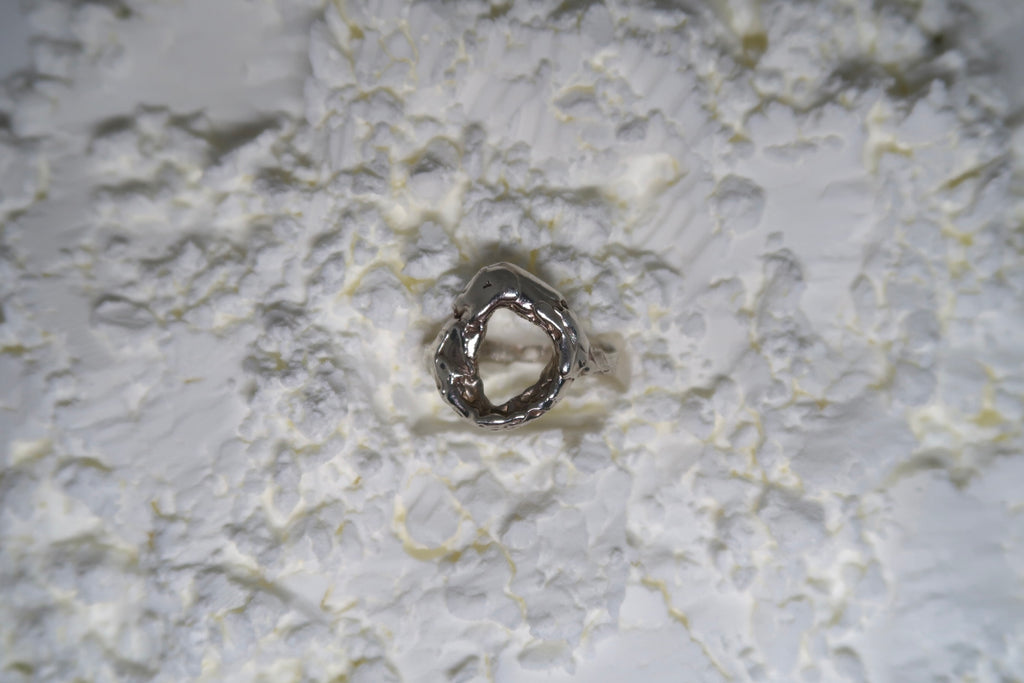 Amorphous ring