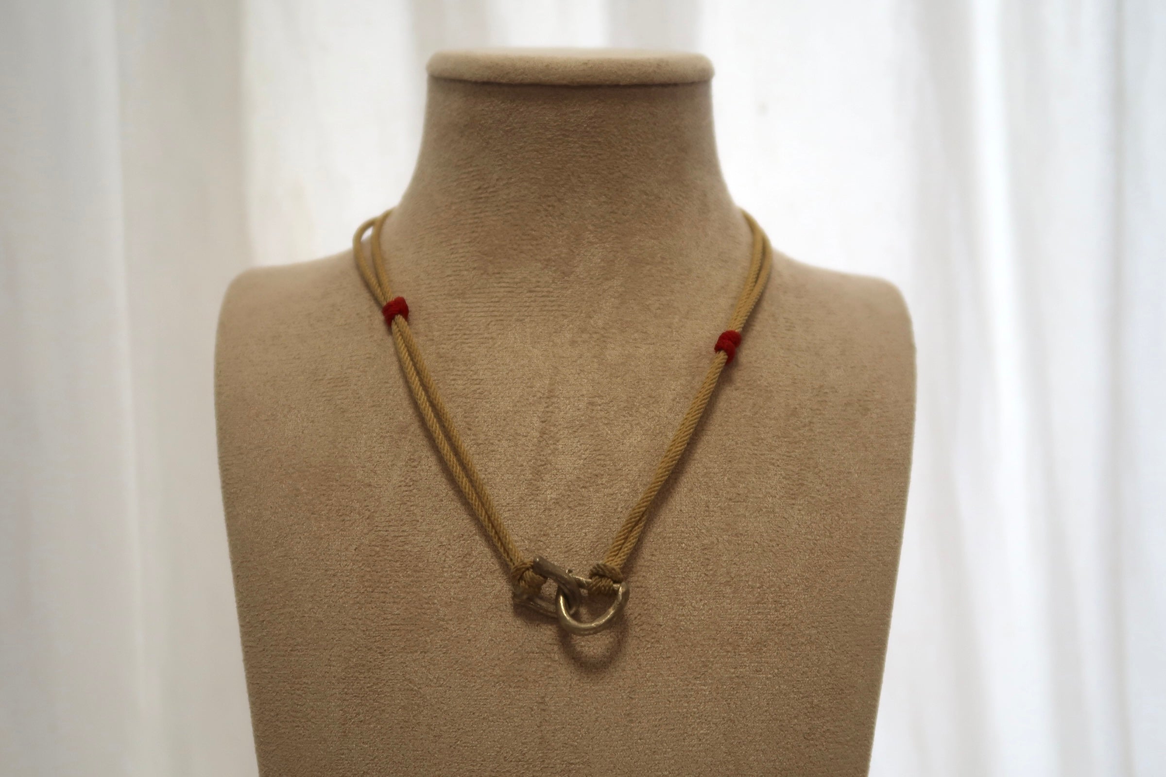 Hand in hand necklace