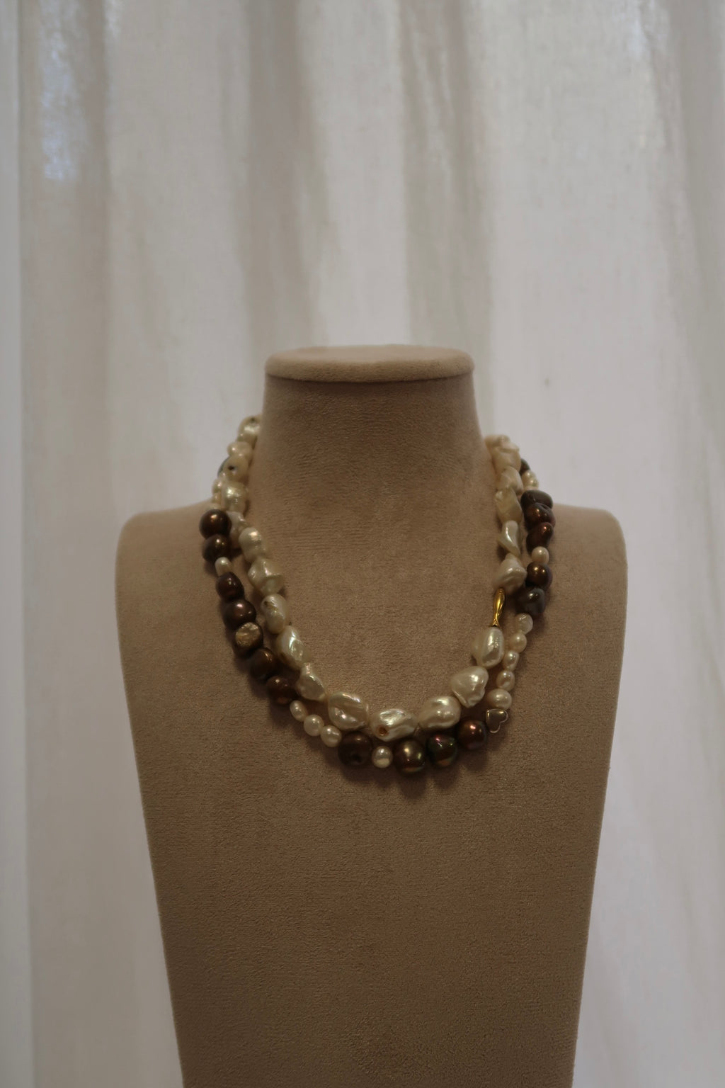 Natural pearl necklace